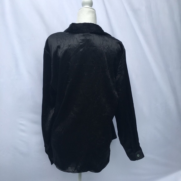 Tess shiny deep black textured button down - Picture 4 of 6